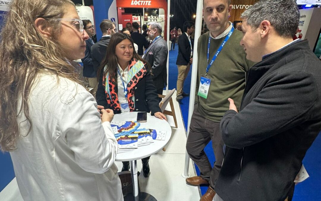 Segundo día de éxito en Arminera: CAMICRUZ se destacó con un stand de gran convocatoria