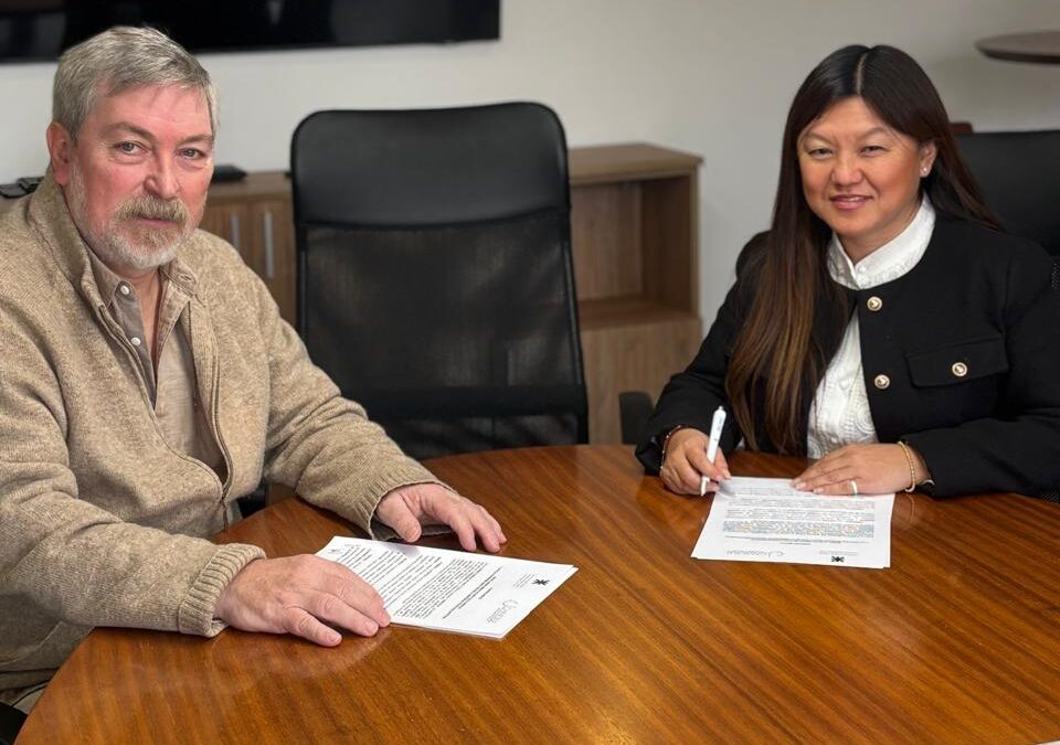 CAMICRUZ y la UTN firman una alianza estratégica para potenciar el desarrollo tecnológico y el talento de Santa Cruz